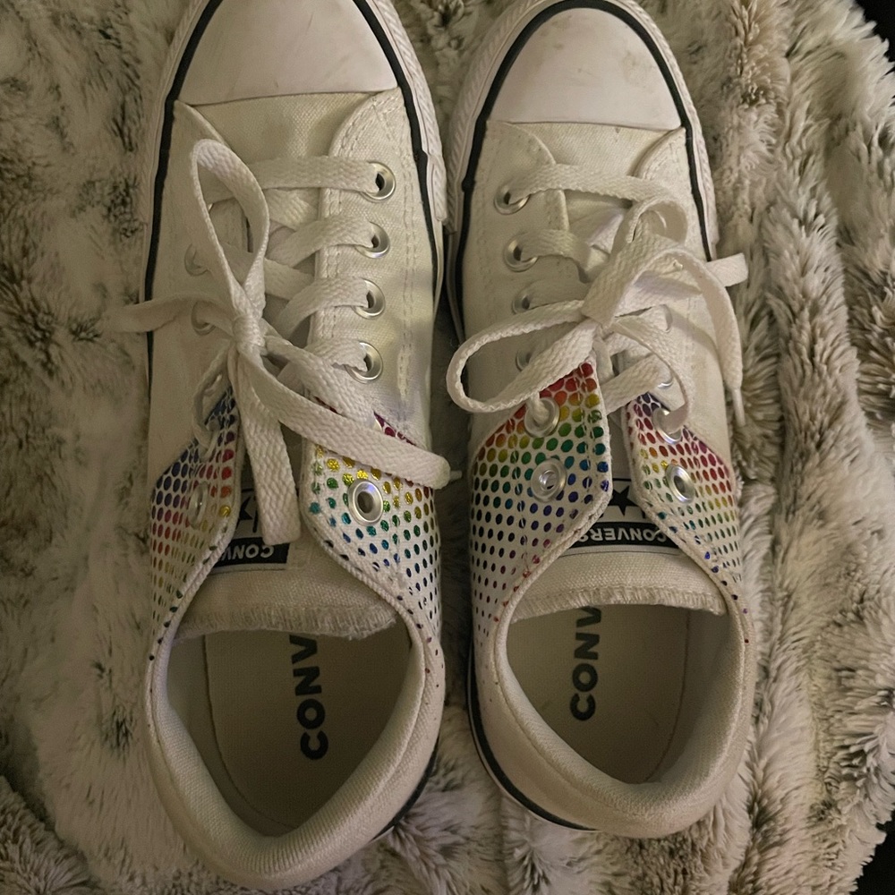 Converse Women’s size 7.